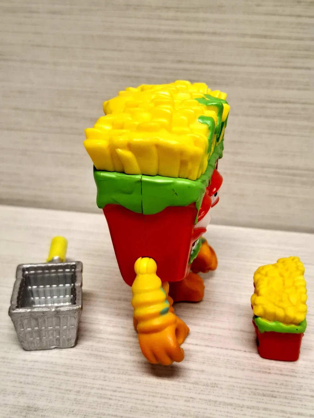 Moose Toys 2015 The Grossery Gang S3 Action Figurine - Complete Fungus Fries